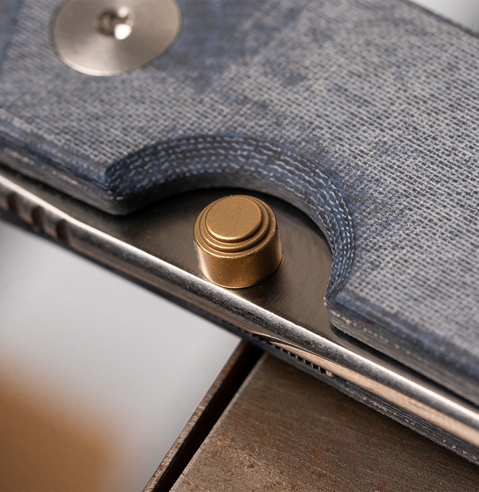 Ace Clyde Brass Thumbstud