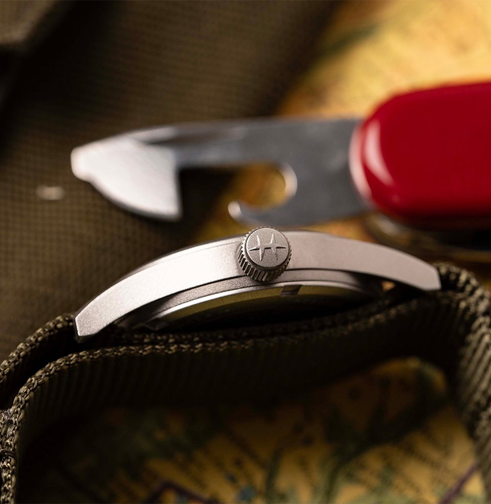 Khaki Field Quartz 38mm Signed crown