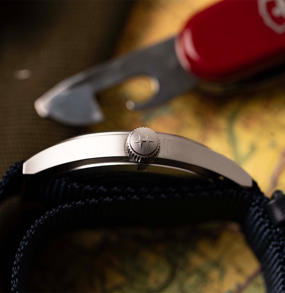 Khaki Field Quartz 38mm Signed crown