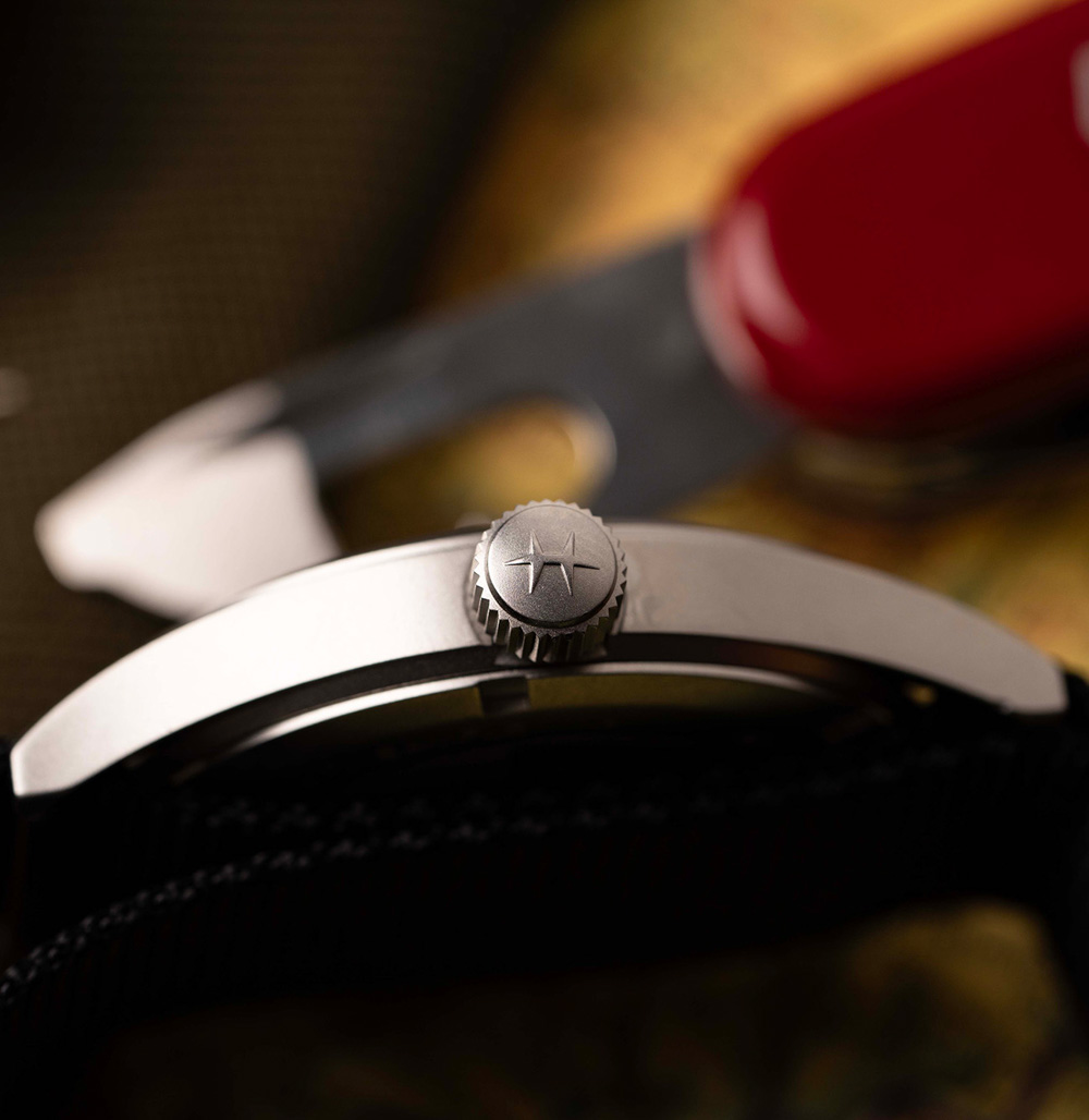 Khaki Field Quartz 38mm Signed crown