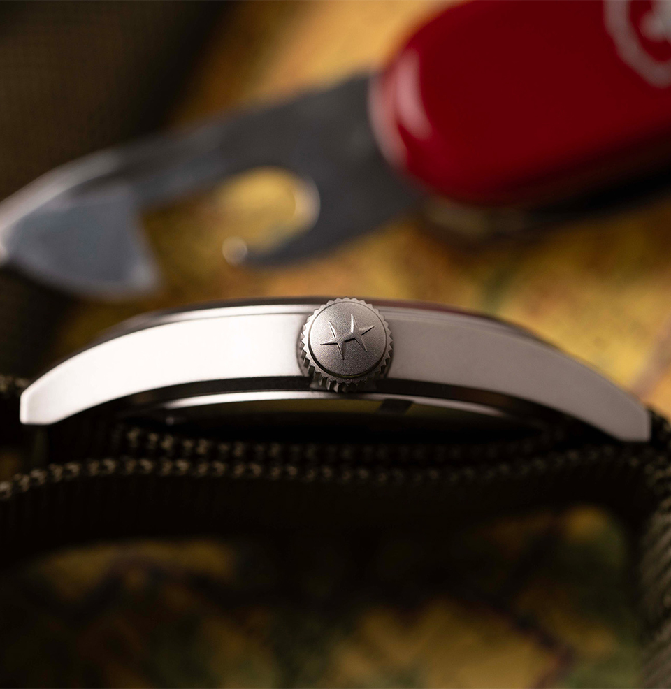 Khaki Field Quartz 38mm Signed crown