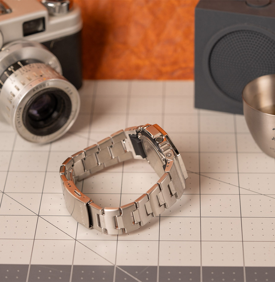 Metal Covered G-Steel GM2110D Thin Case Profile