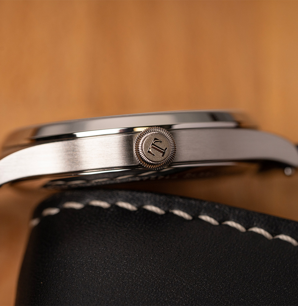 Heritage 1938 Automatic COSC 39mm Signed crown