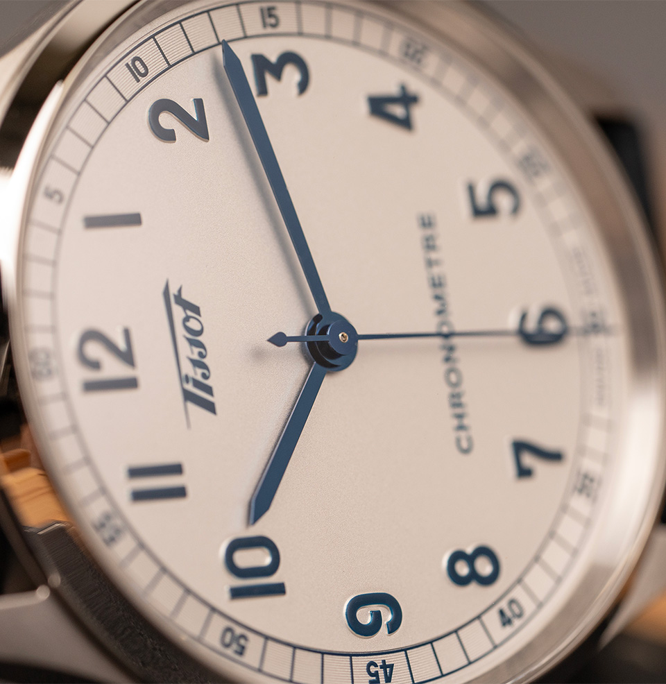 Heritage 1938 Automatic COSC 39mm Silver toned dial
