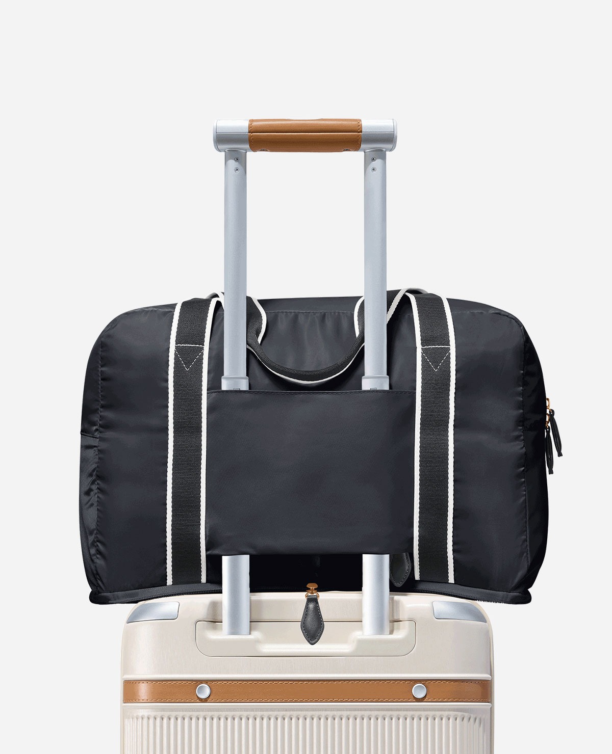 Bags that slip over best sale suitcase handle