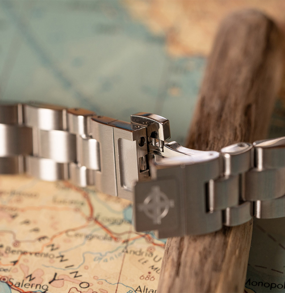 Super Sea Wolf Ref. 691 Rivet-Style Three Link Bracelet
