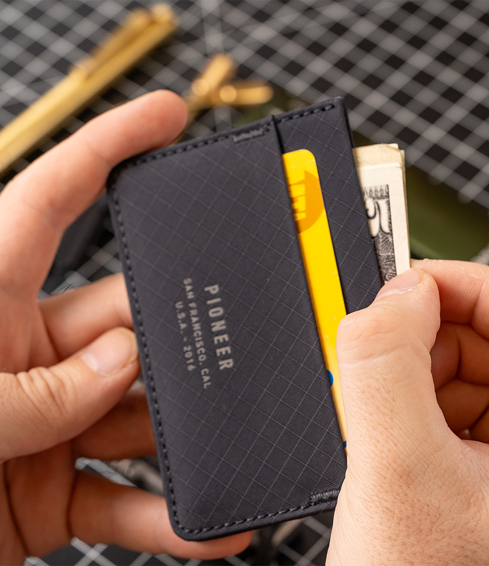 Molecule Cardholder