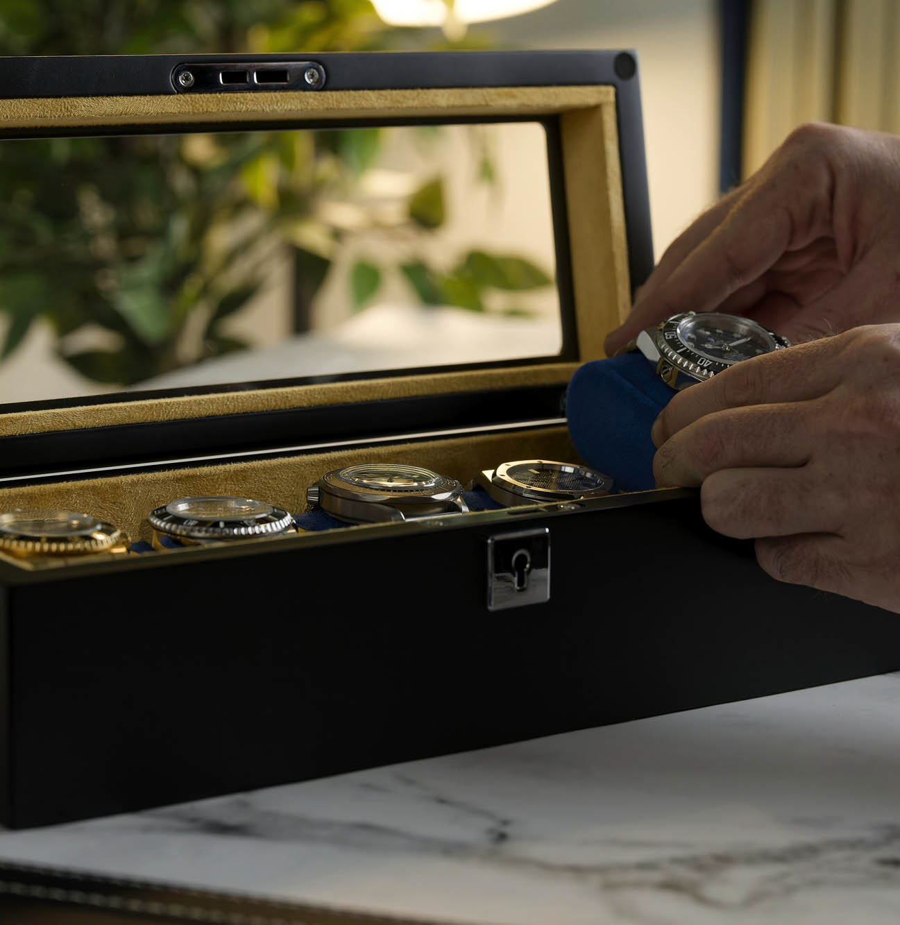 Monte Carlo 5-Slot Collector Box Monte Carlo 5-Slot Collector Box