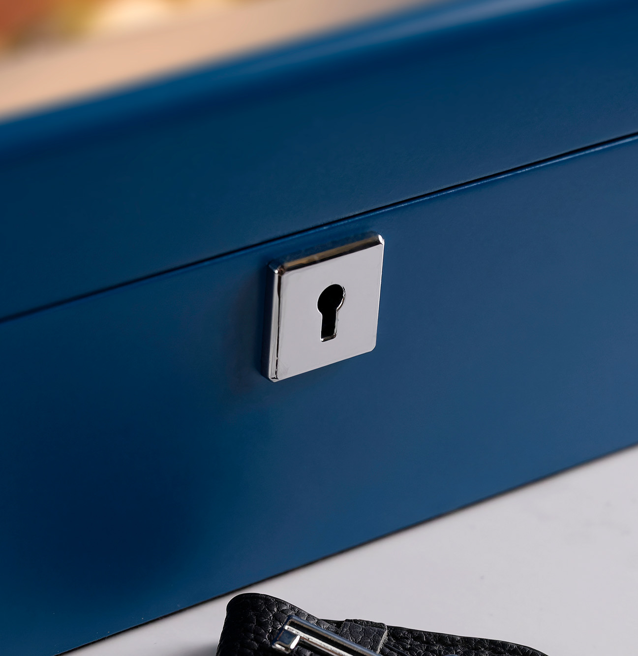 Monte Carlo 5-Slot Collector Box Front keyhole