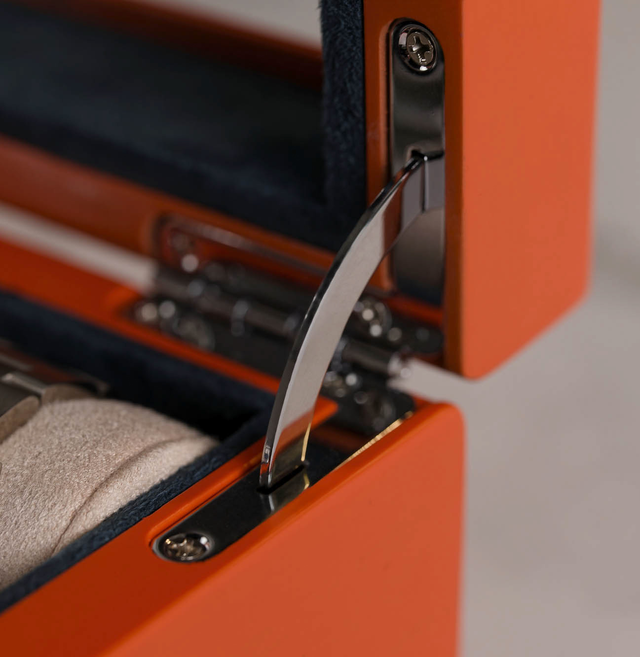 Monte Carlo 5-Slot Collector Box Metal hinges.