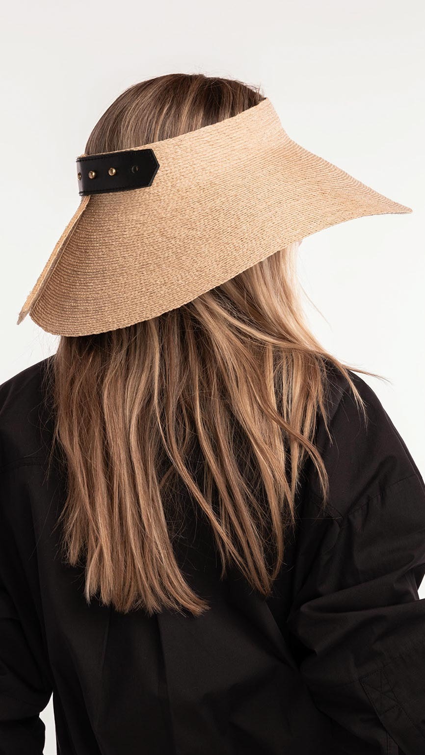 Birdie Visor, Janessa Leoné