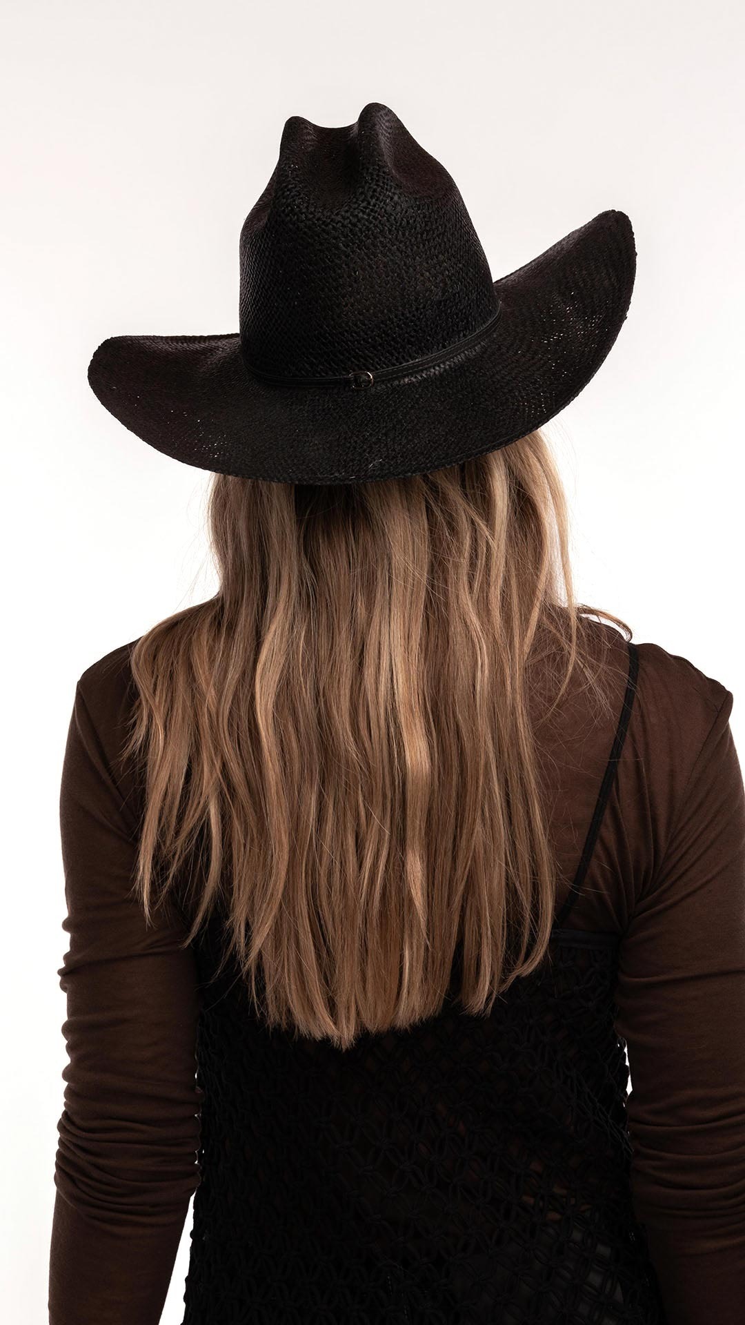 Aiden Hat, Janessa Leoné