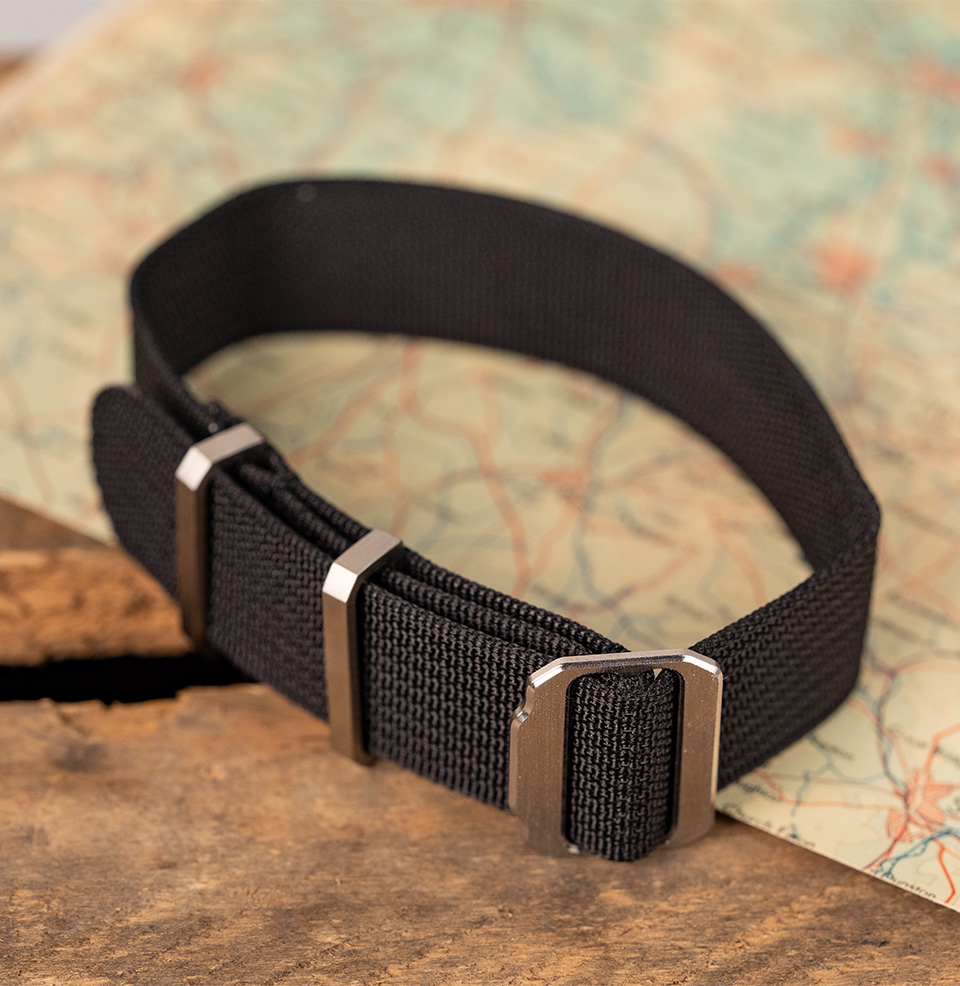 Ribbed Mesa Adjustable Buckle System