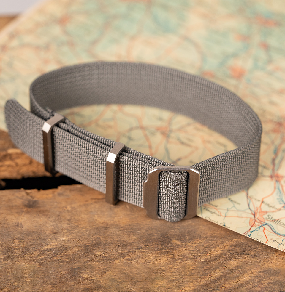 Ribbed Mesa Adjustable Buckle System