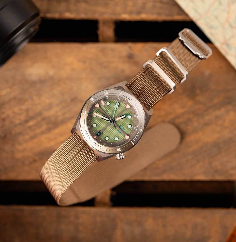 Ribbed Mesa Stainless Steel Hardware