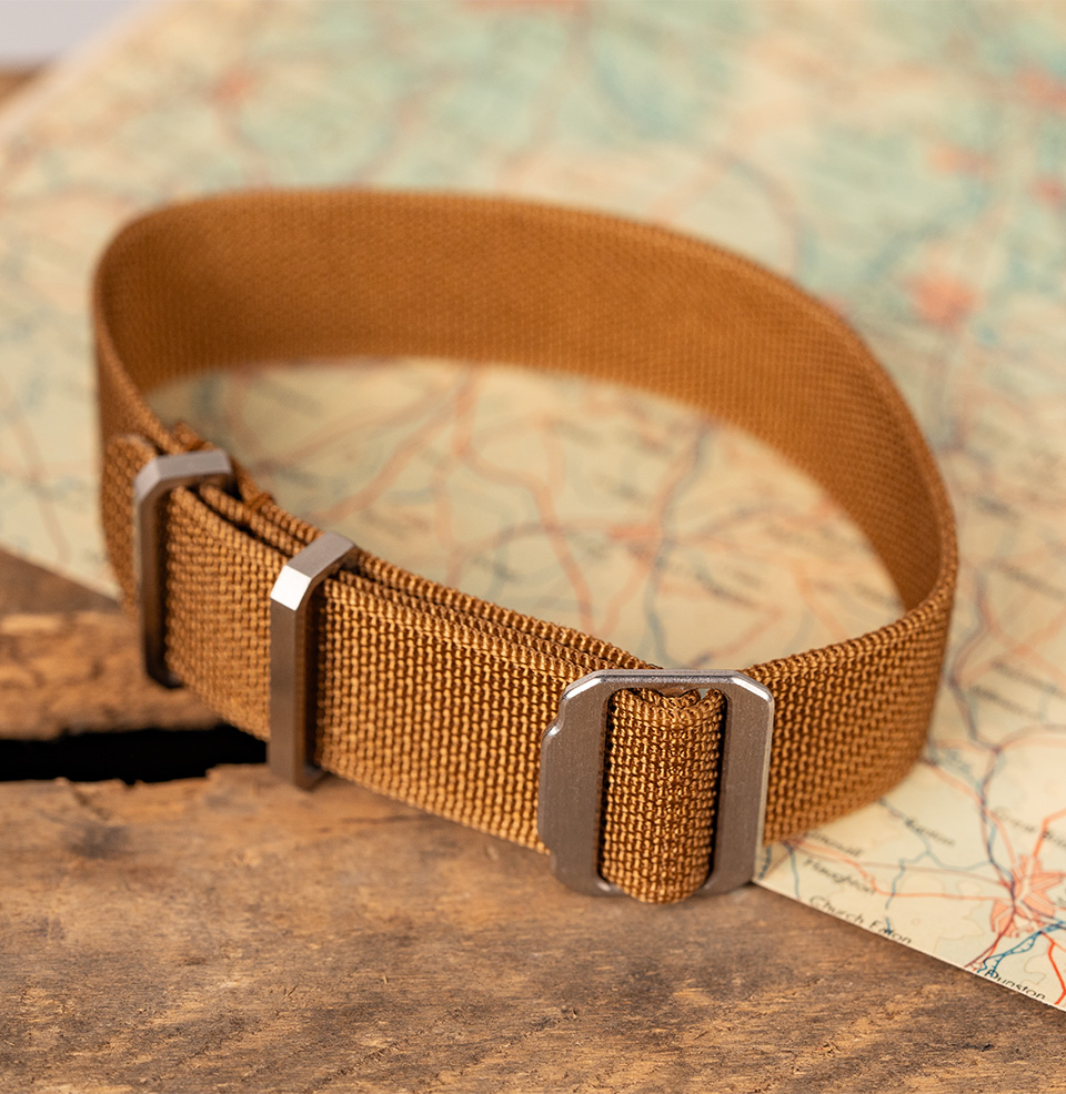 Ribbed Mesa Adjustable Buckle System