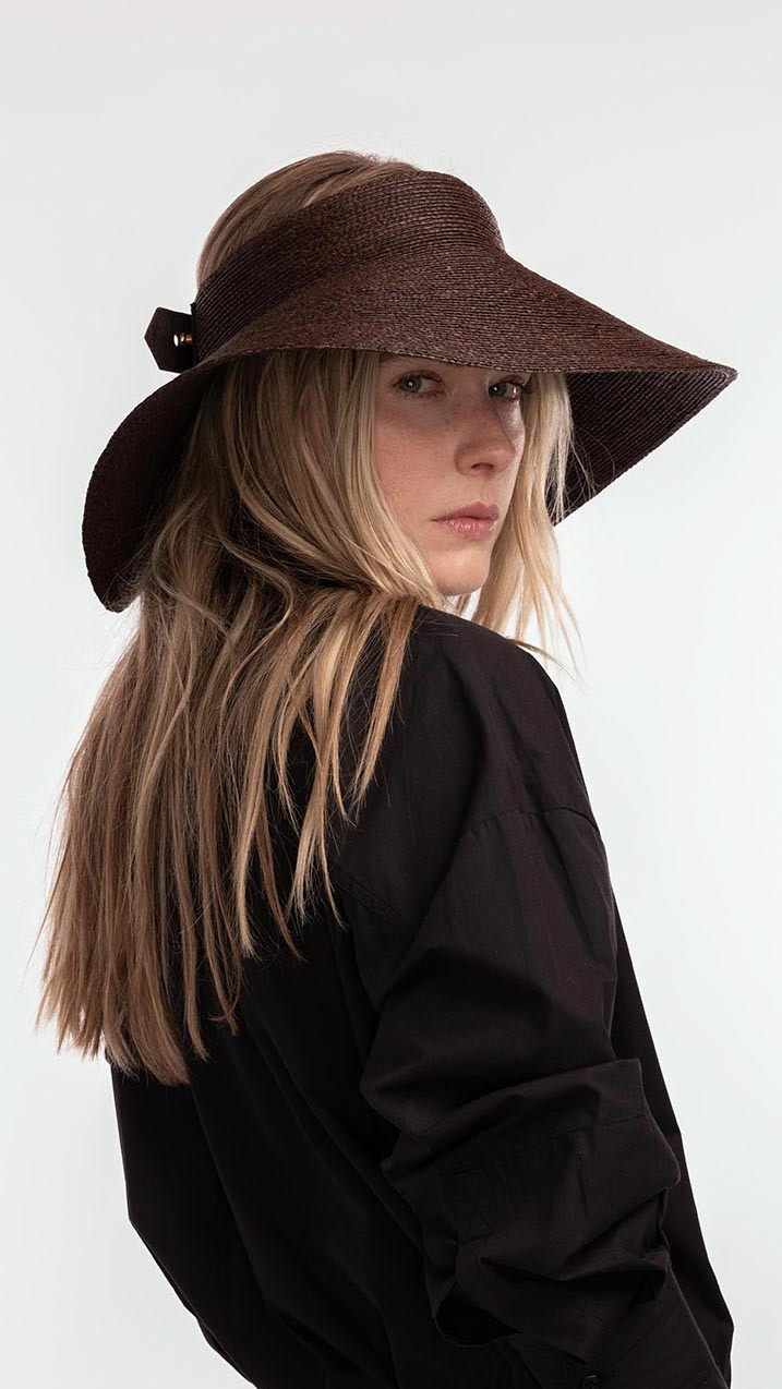 Birdie Visor, Janessa Leoné