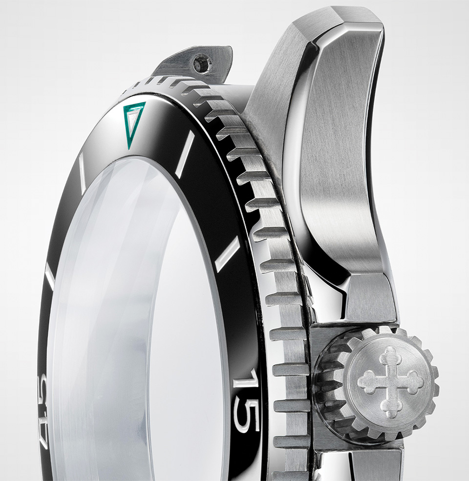 Nereide Ceramica Ceramic Insert on the Bezel