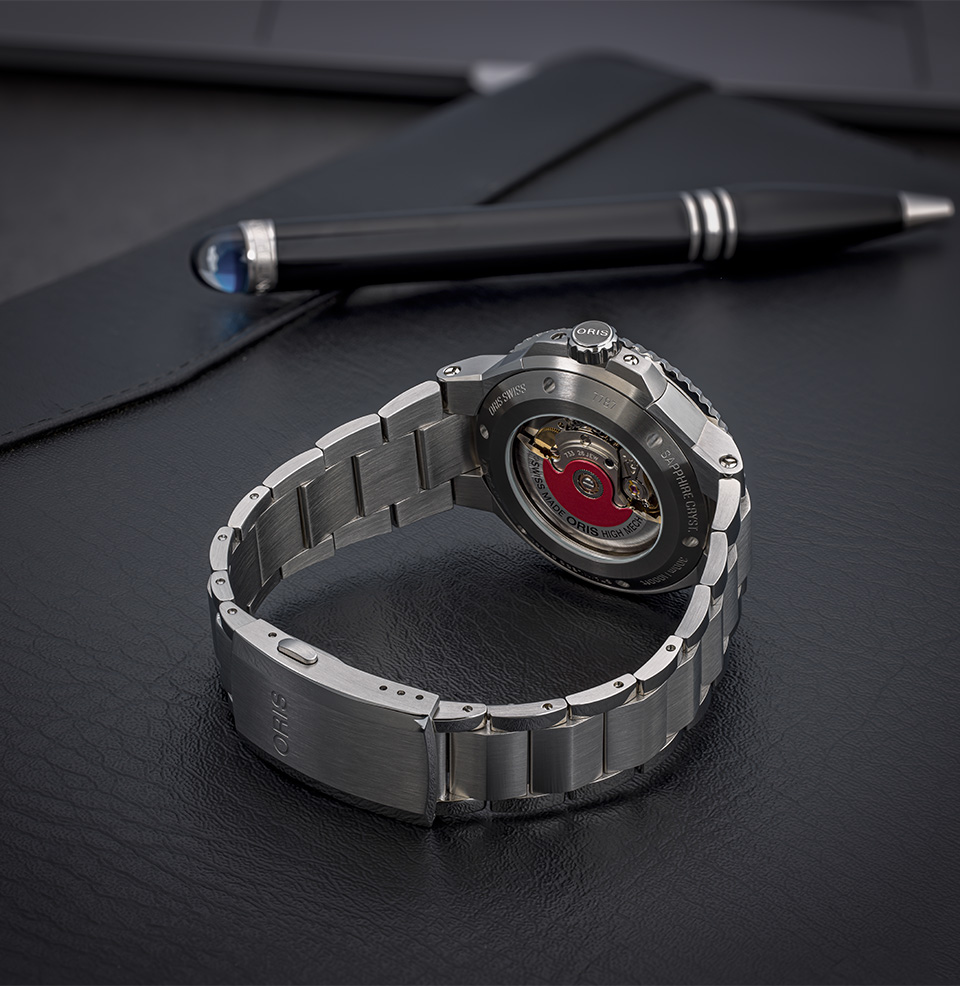 Aquis Date 41.5mm (2024) Oris Caliber 733-1 Movement