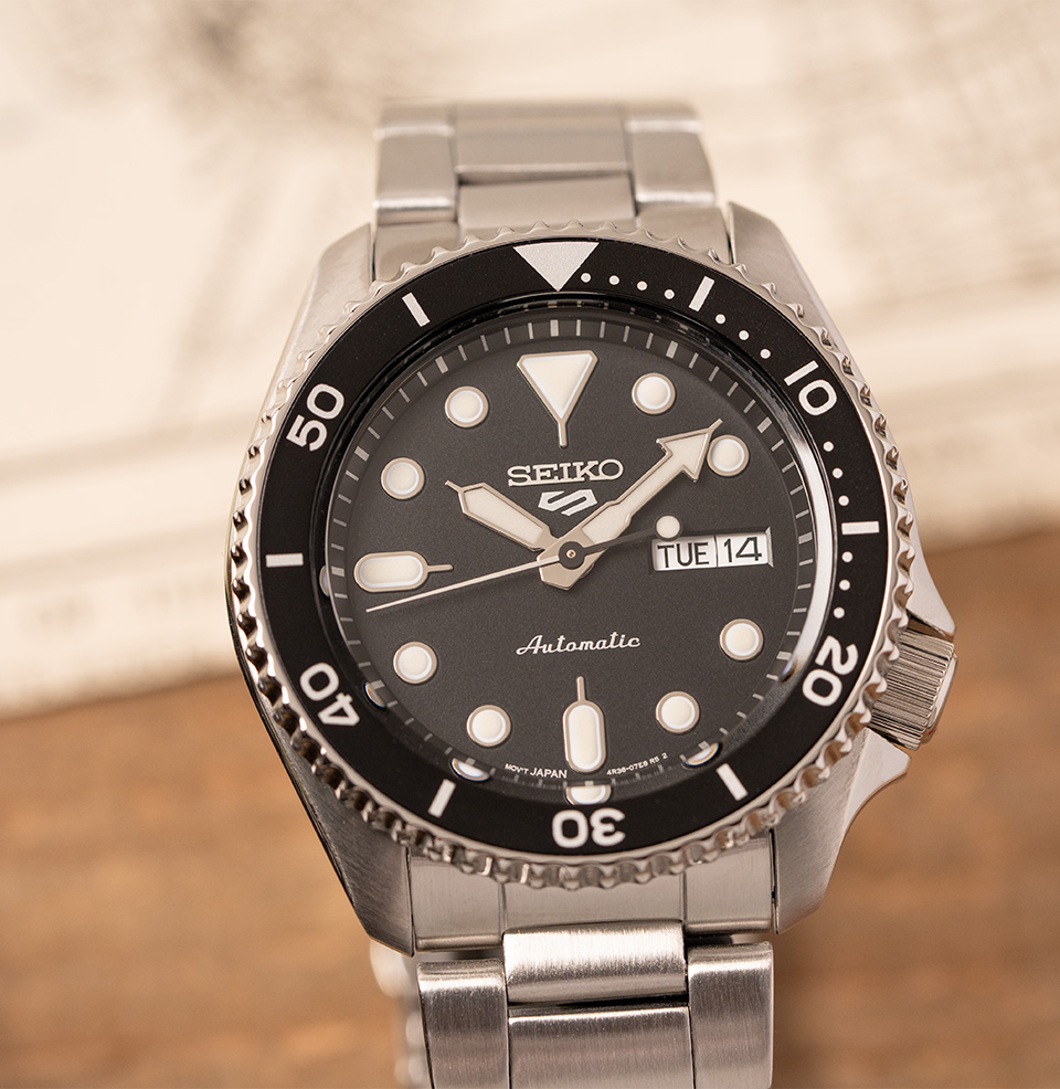 ssiko What's your favorite combo for the SKX011? . Watch: Seiko