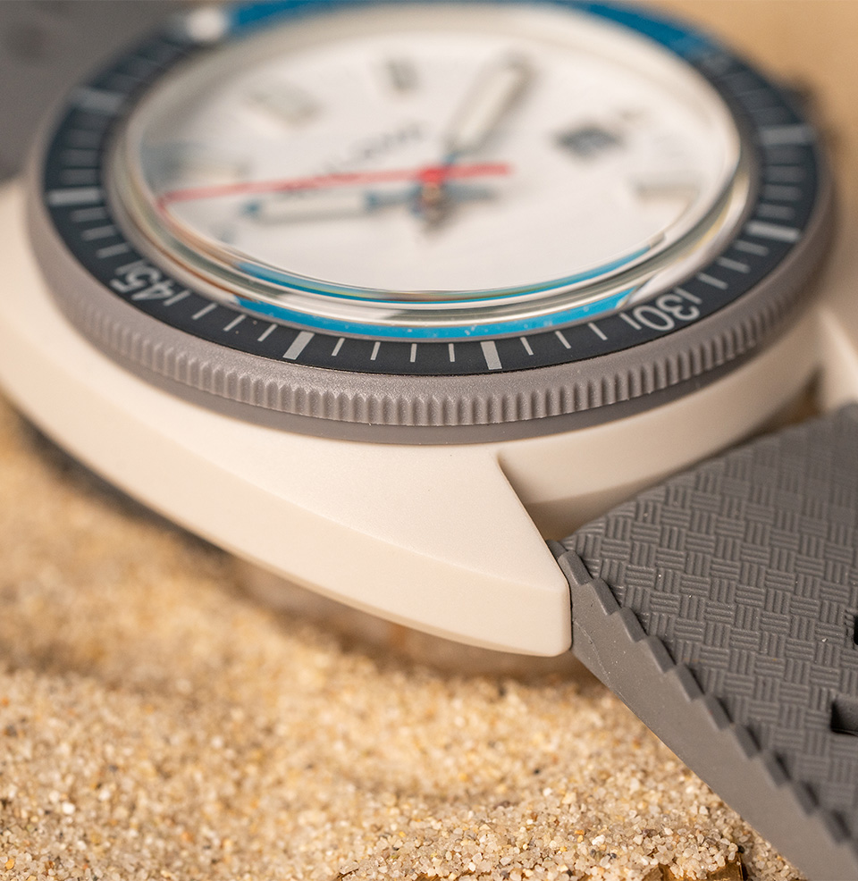 Snorkel Collection Hybrid-Ceramic Case Technology