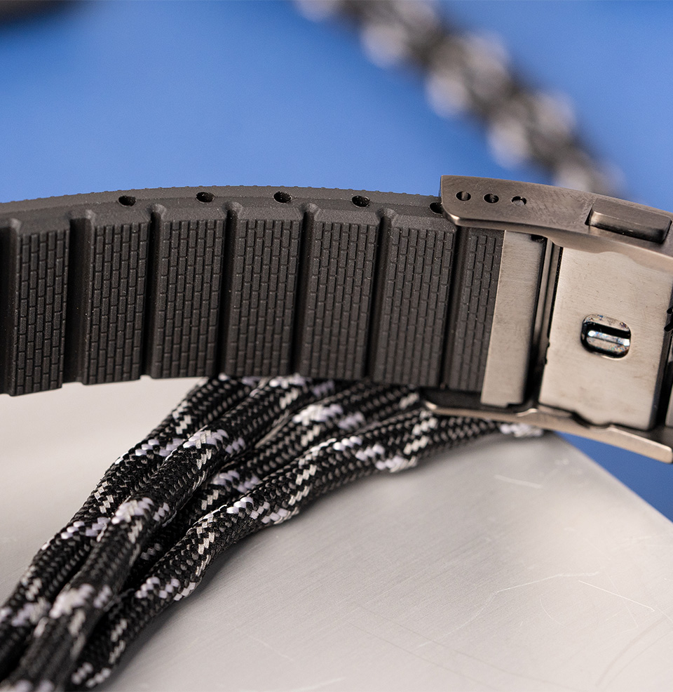 MRG-B2100R-2A Cut to size rubber strap