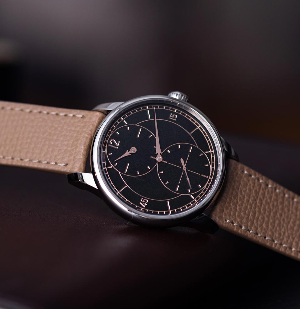 Le Régulateur Gravé Sector dial design