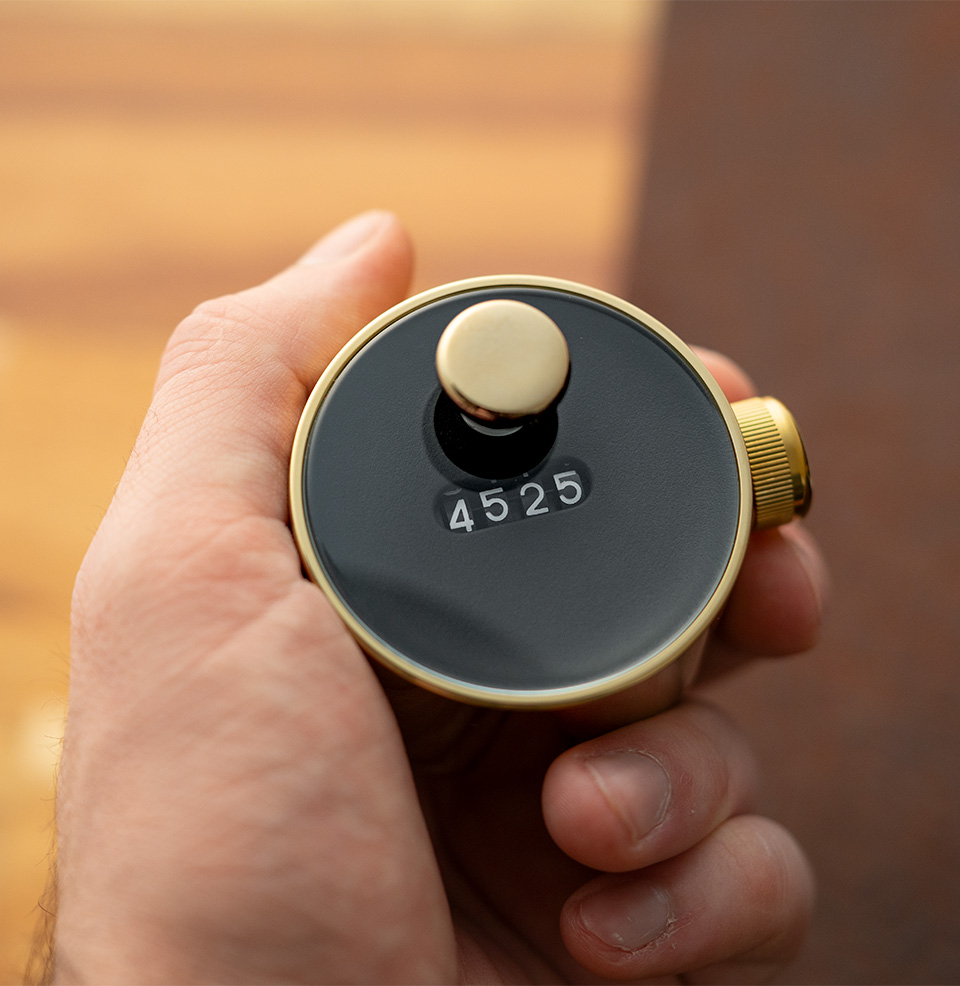 Nanu Design Inc. Nudge Hand Tally Counter – Windup Watch Shop