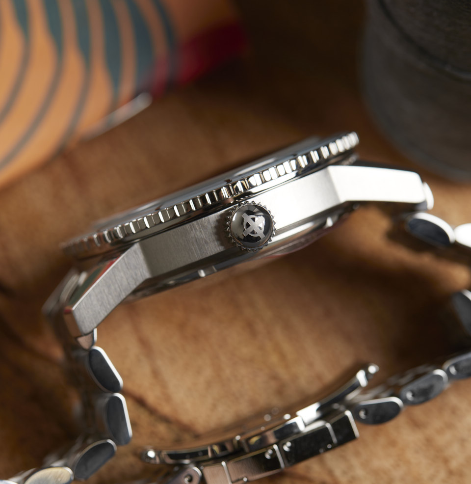 Super Sea Wolf Compression Vintage Bezel design