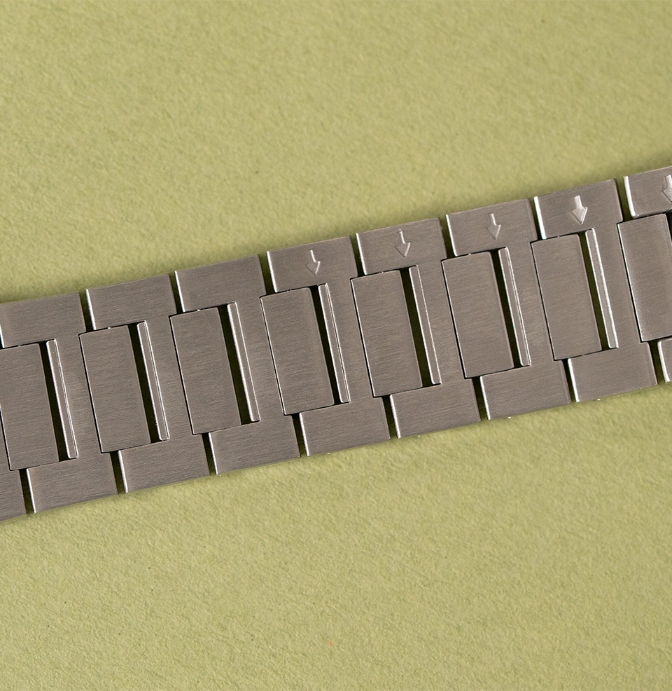 Tsuyosa 37mm Easily size the bracelet