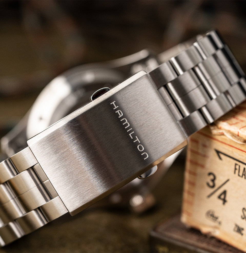 Khaki Field Auto Signed clasp