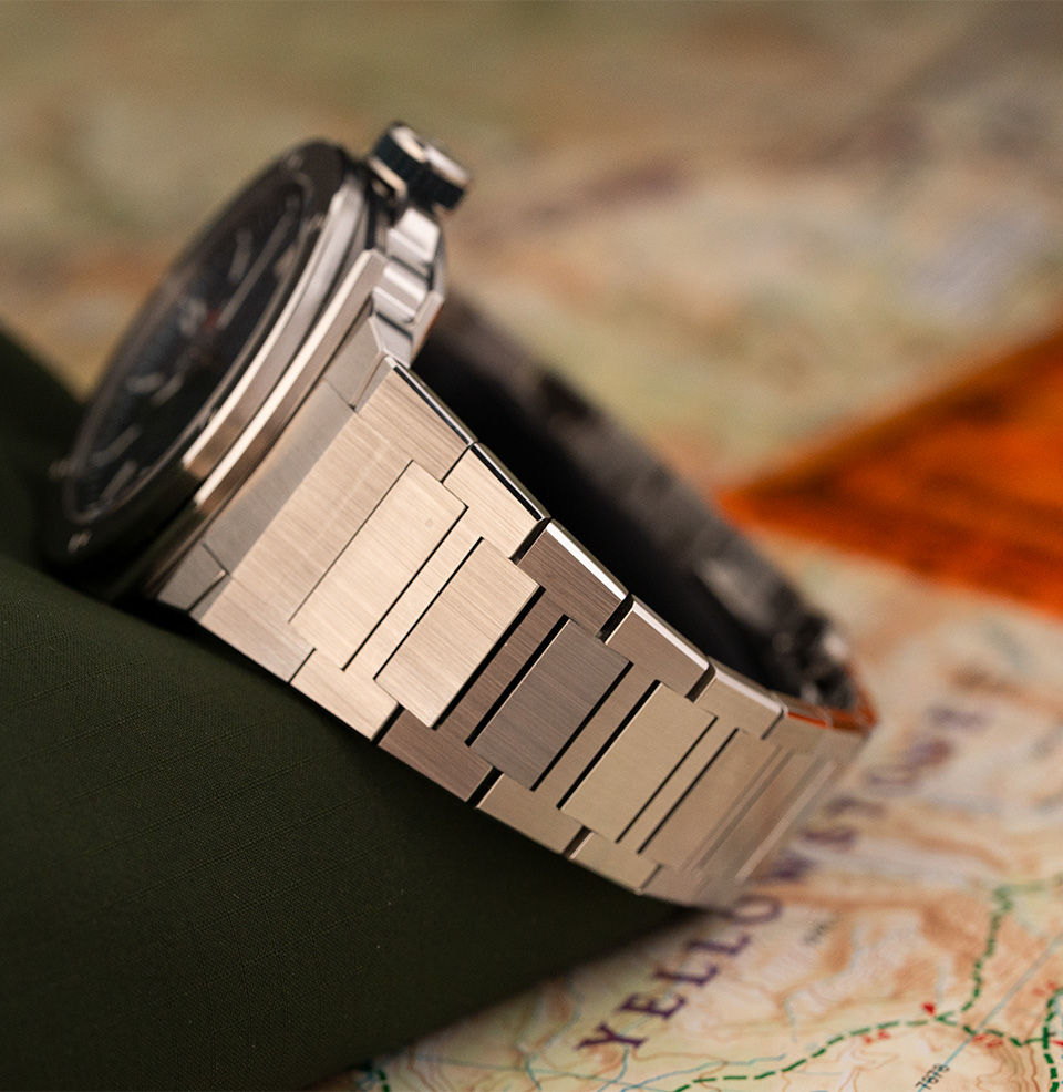 Alpiner Extreme Automatic 39mm Stainless Steel Bracelet