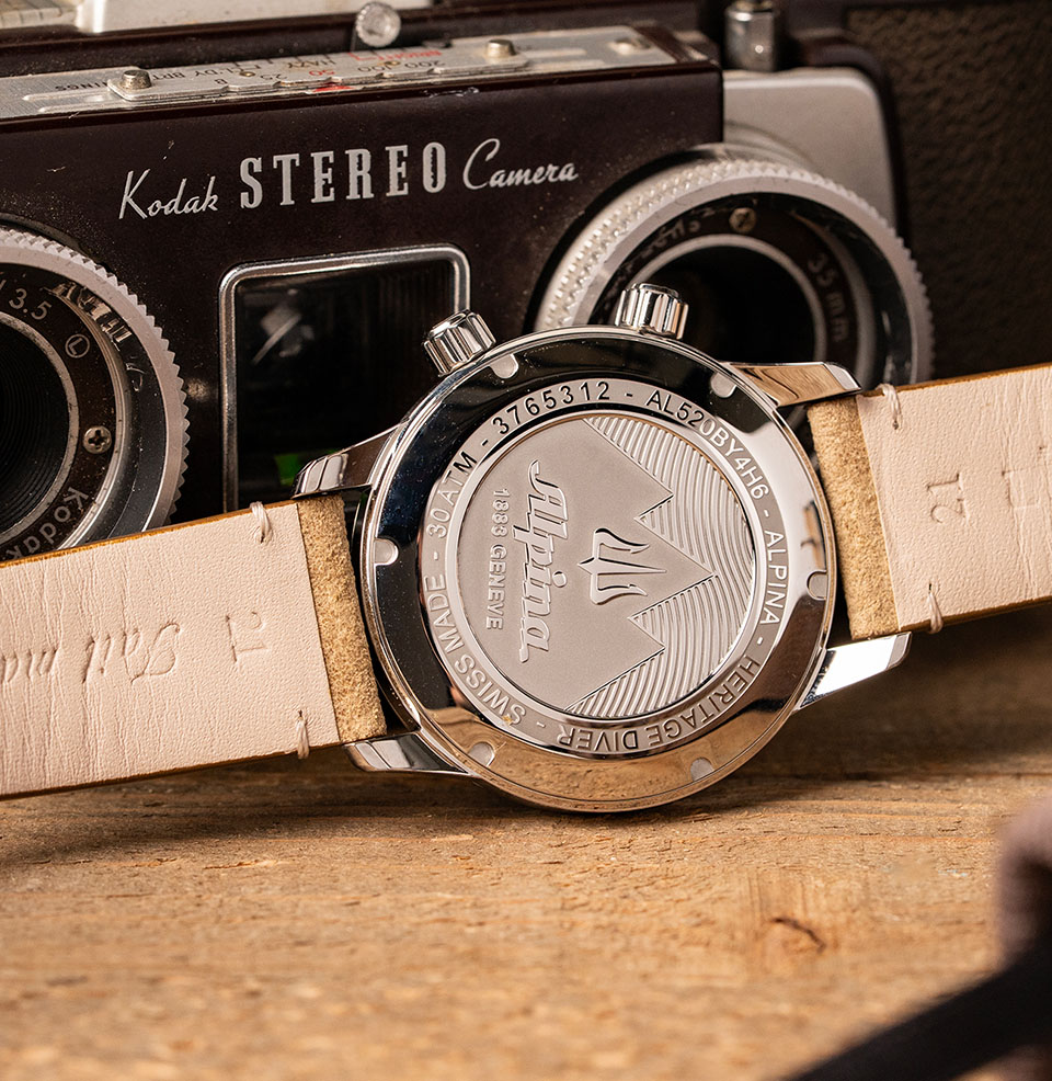 Diver 300 Heritage Automatic AL-520 movement inside