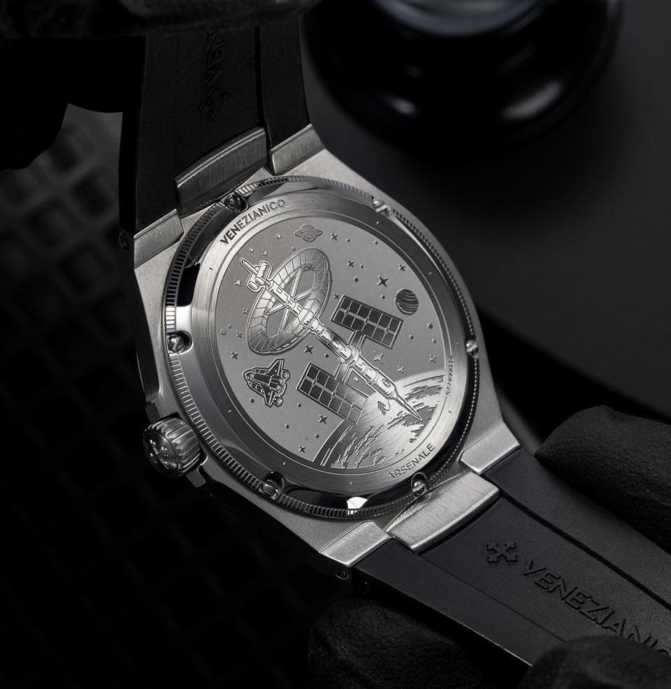 Arsenale Ultrablack Engraved caseback