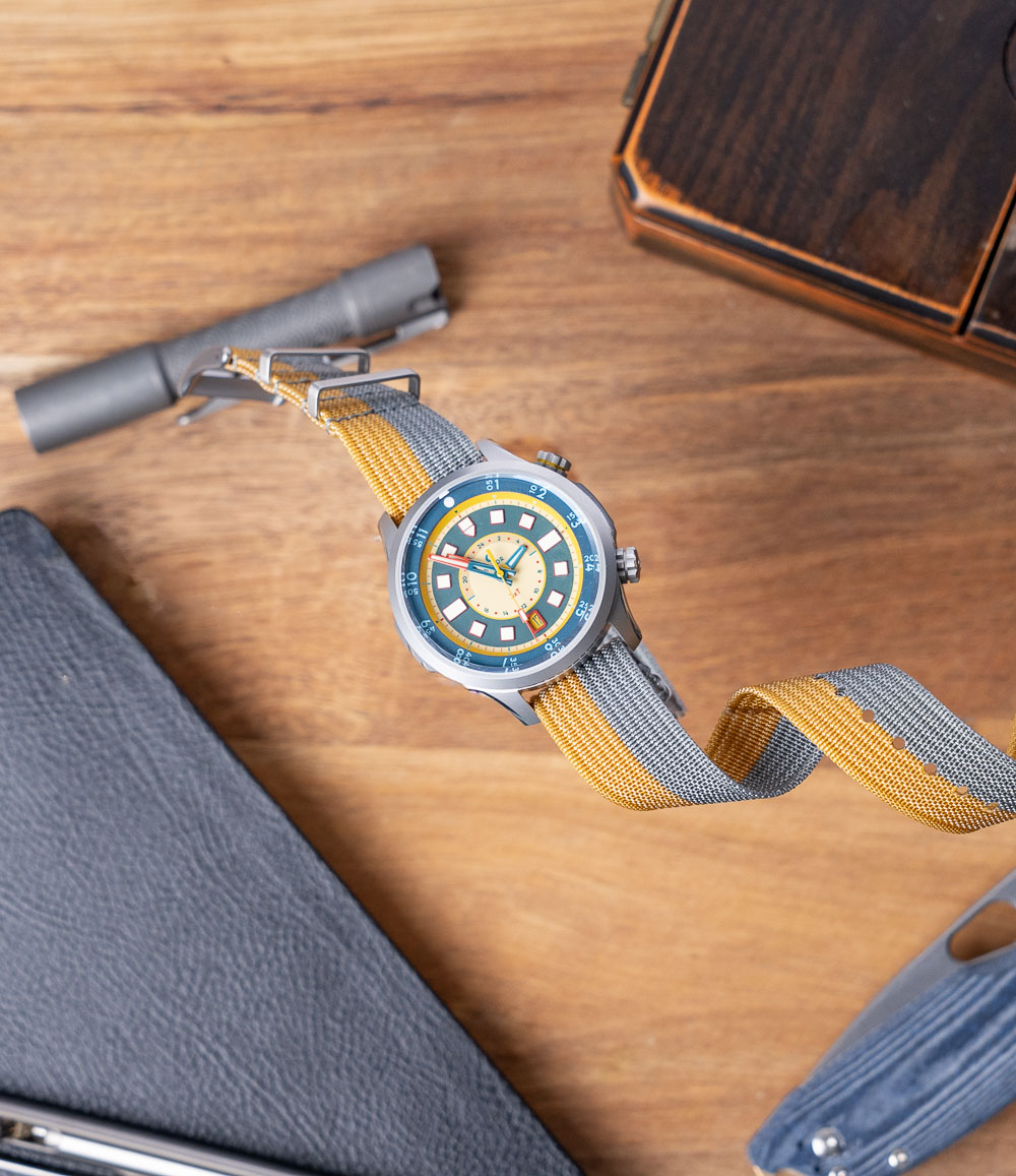 Mustard Grey Zero-Pass Ribbed Nylon Strap