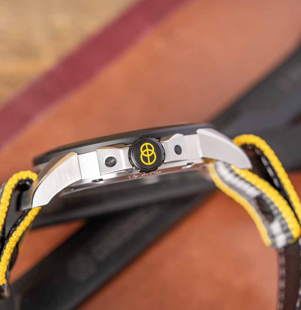 Albatros Manual Wind 8-Day Power Reserve 904L stainless steel case offering premium durability