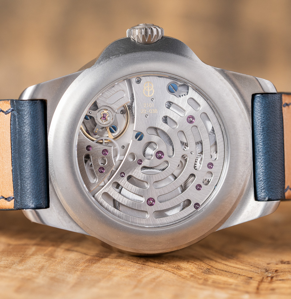 AERODYNAMIC Swiss-made ROBOT/La Joux-Perret movement