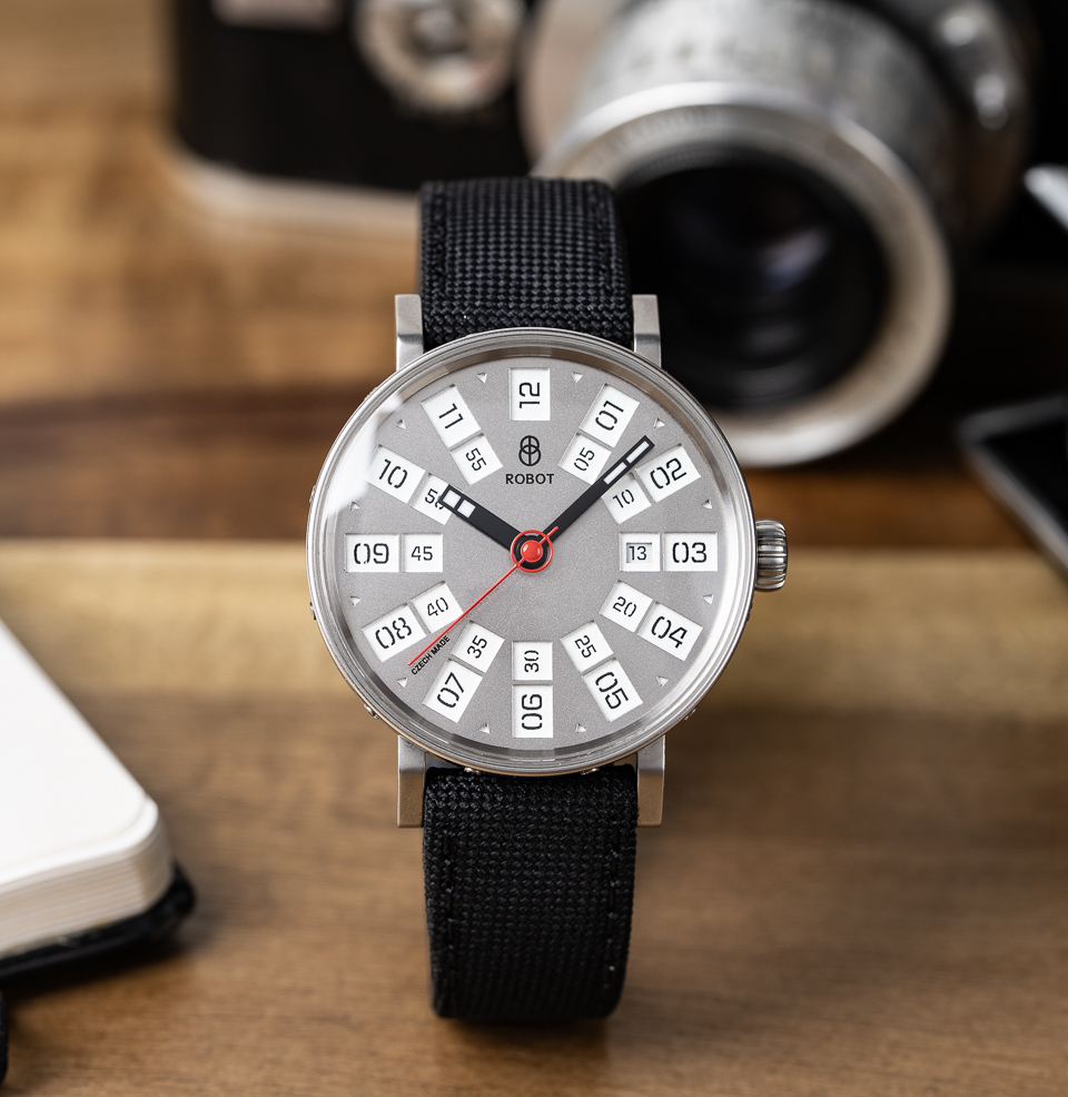 GRAPHIC ANALOG The Graphic Analog