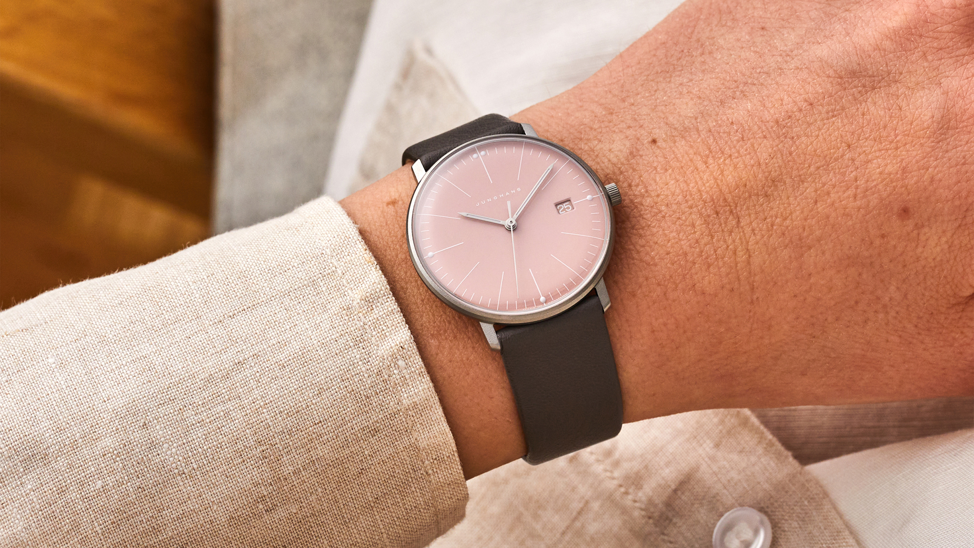 JUNGHANS max bill φ22 掛時計 Amazon.com: JUNGHANS Max Bill Clock.22cm diam. Stainless
