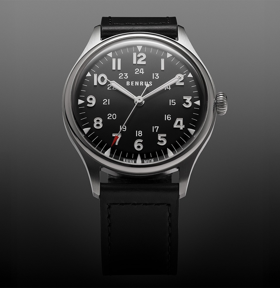 #3061 BU Highly legible black dial