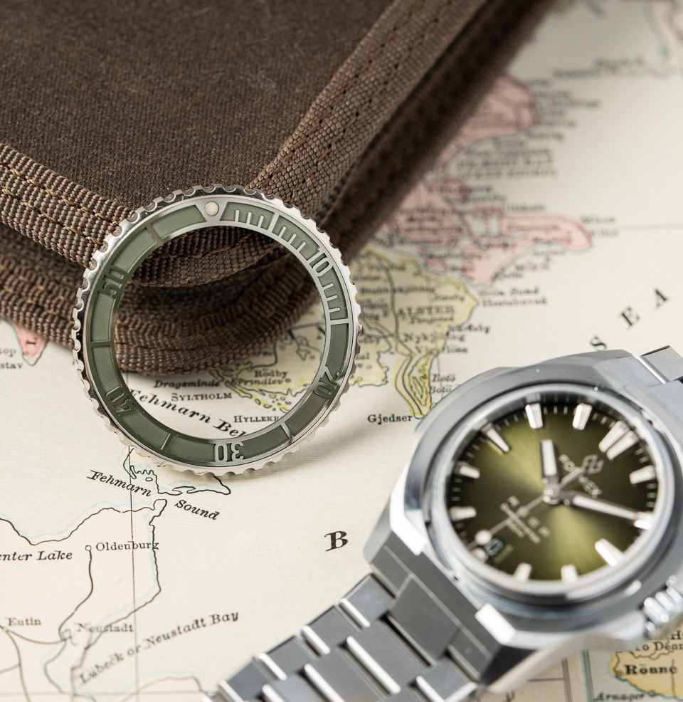 REEF 39.5mm Automatic Chronometer 300M Green Bezel