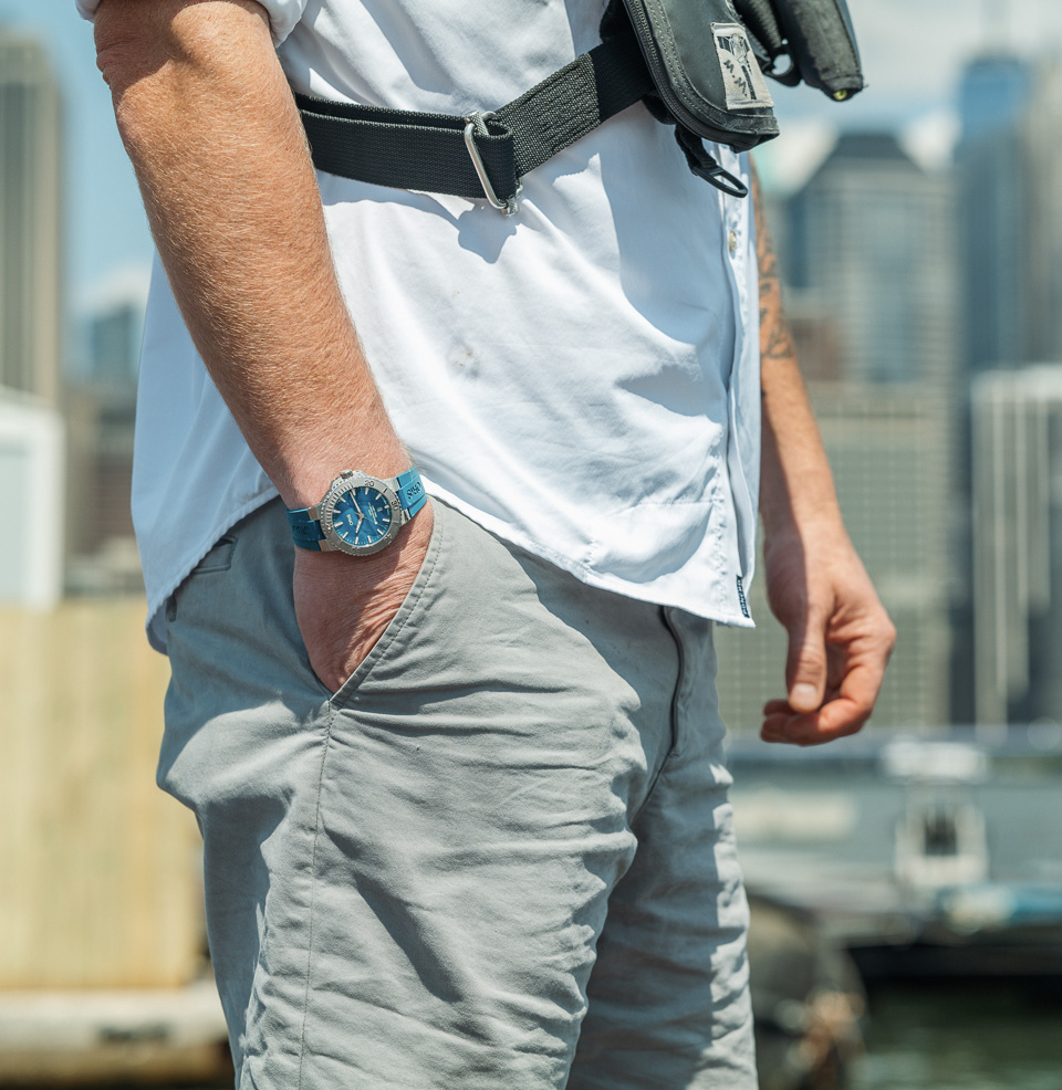 Aquis Date New York Harbor Limited Edition II On the wrist