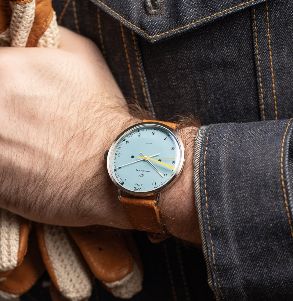 Monoposto Series Two Bold 43 mm case with slim bezel aesthetic