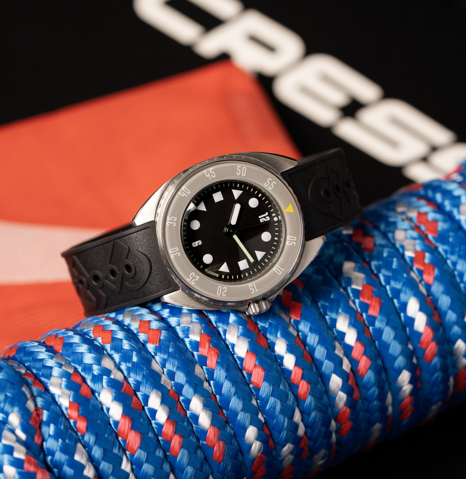 Mara Diver Hand-applied markers