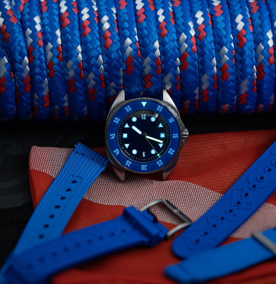 Mara Diver Swiss Super-LumiNova