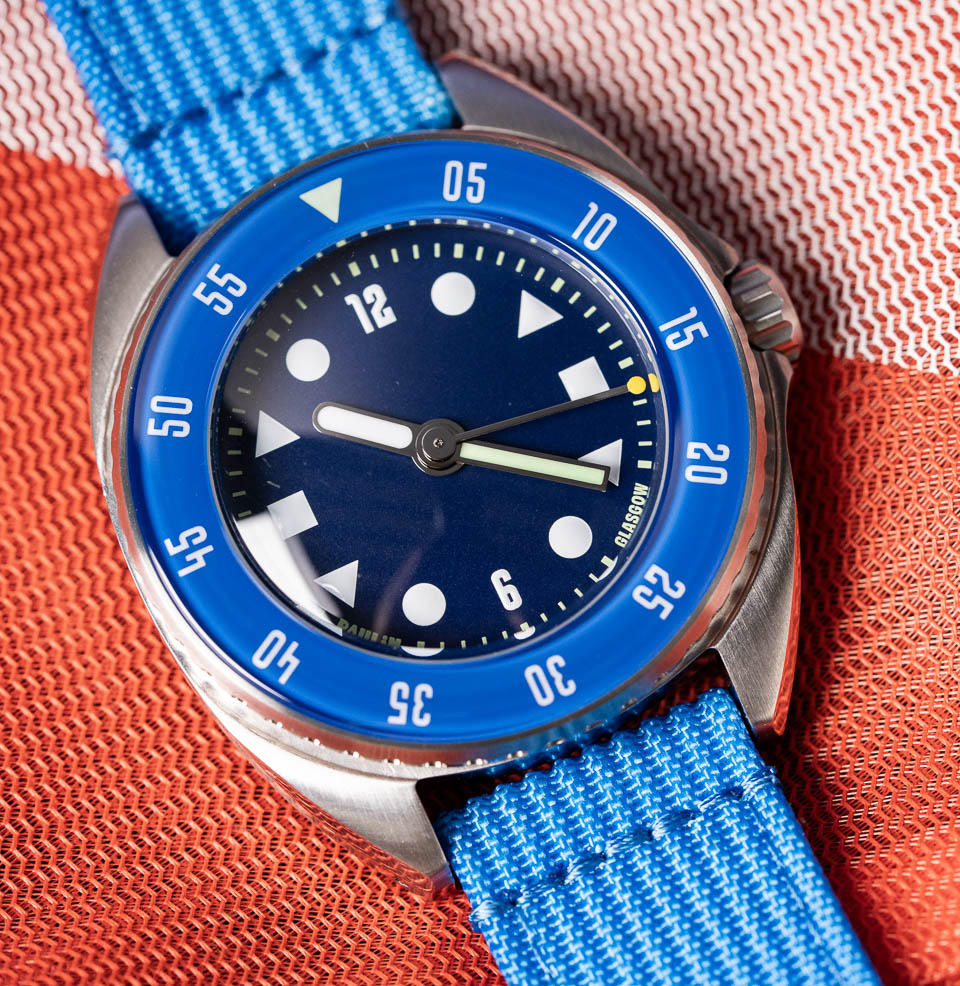 Mara Diver Hand-applied markers