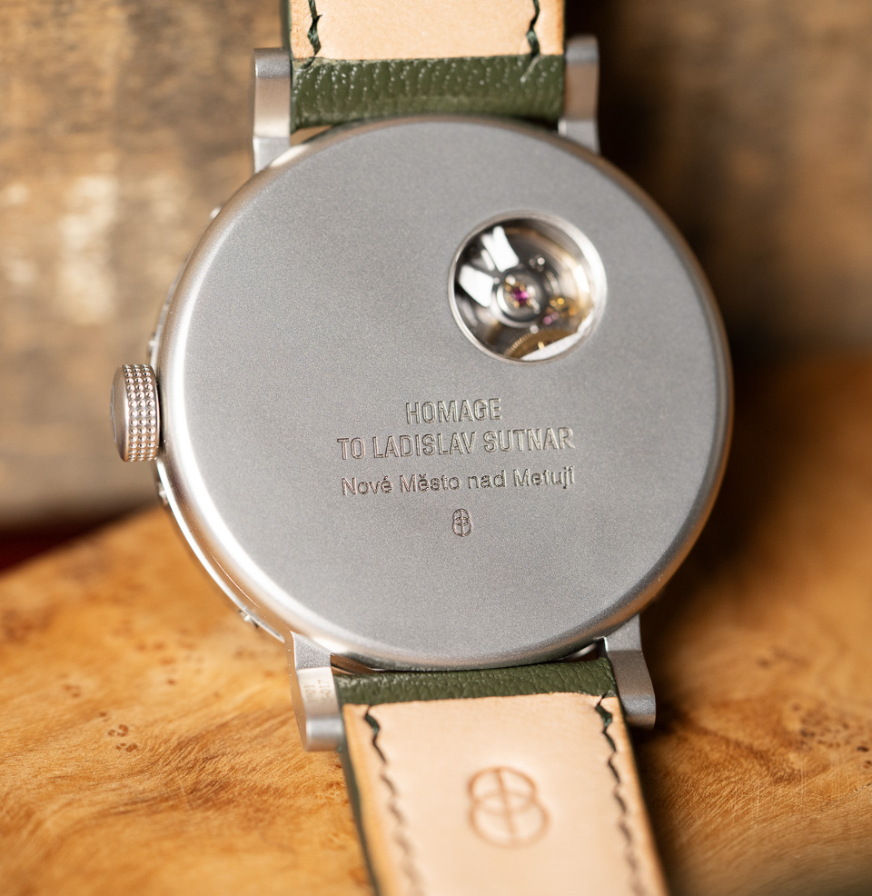 Graphic Sutnar Peek-a-boo Caseback