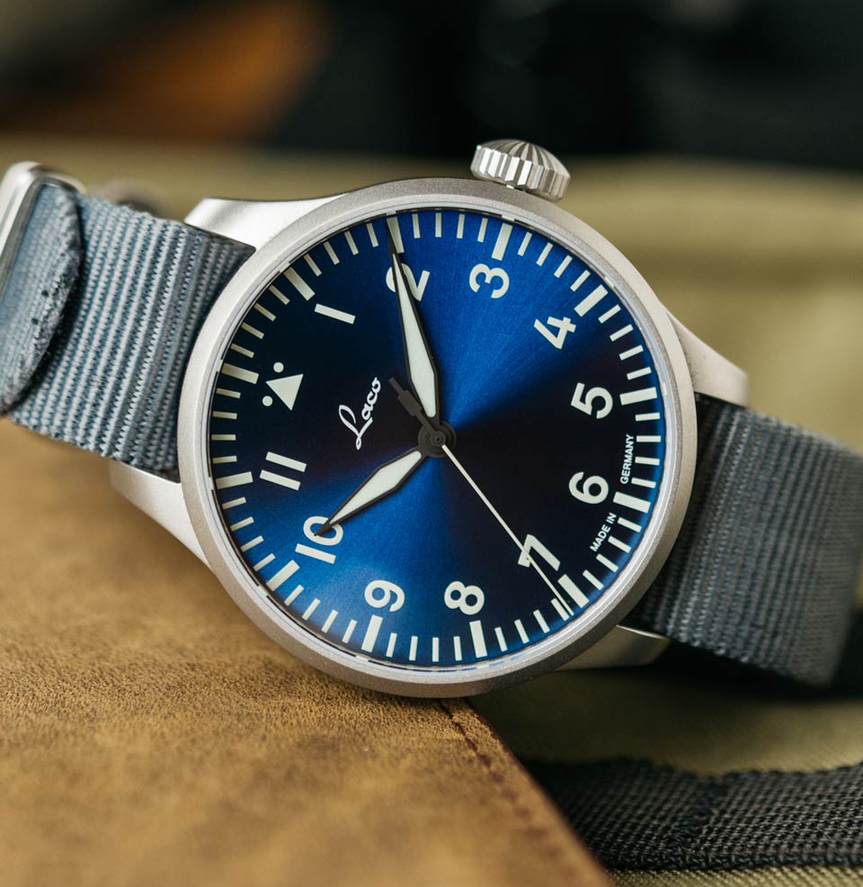 Augsburg Blaue Stunde 42mm Automatic | Blue Dial Sunray blue with white print