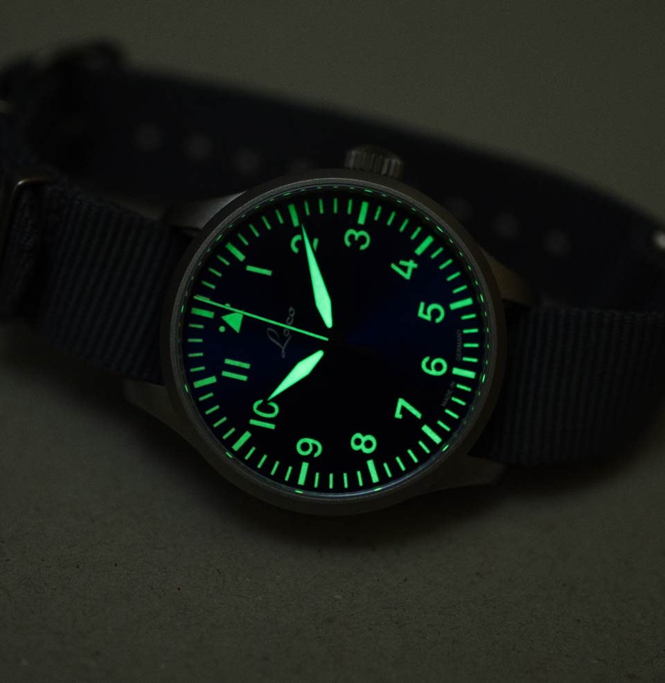 Augsburg Blaue Stunde 42mm Automatic | Blue Dial Lume on dial and hands