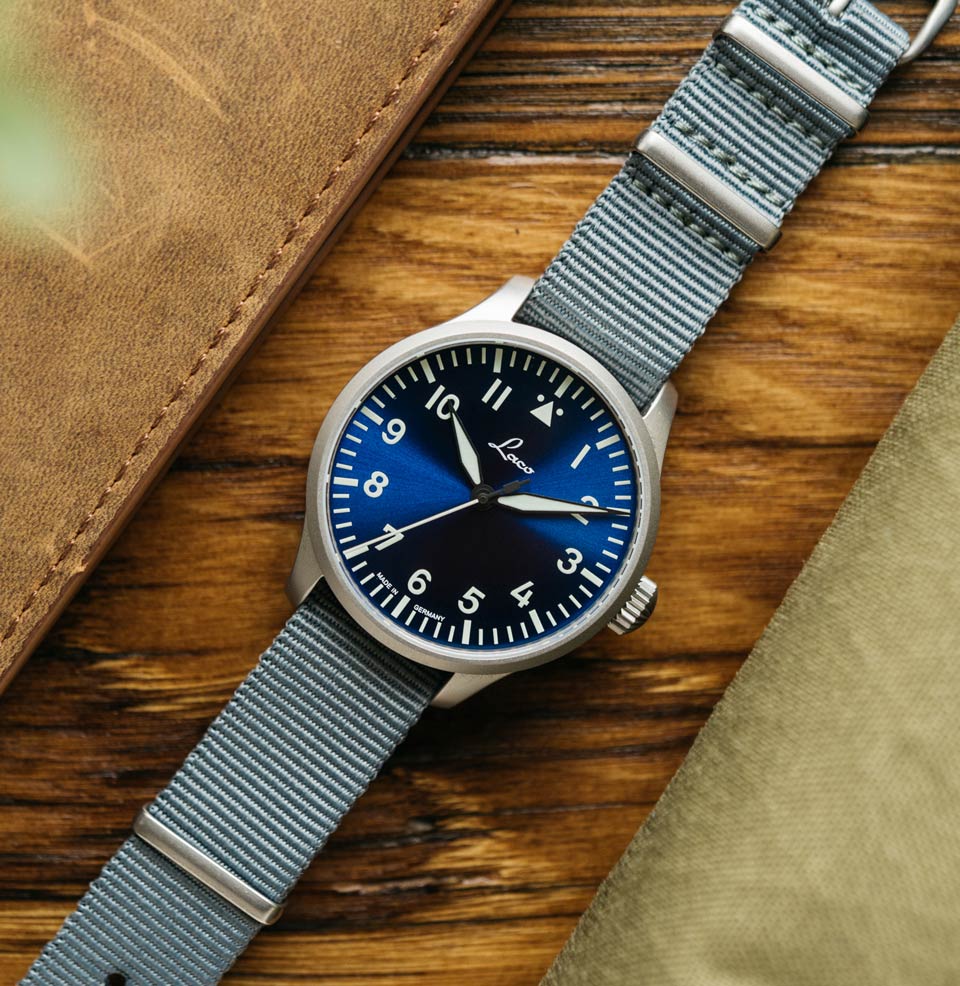 Augsburg Blaue Stunde 39mm Automatic | Blue Dial Sunburst blue with white print